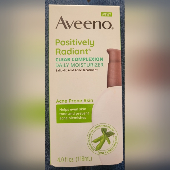 Aveeno Positively Radiant Ckear Complexion Daily Moisturizer - Picture 2 of 5